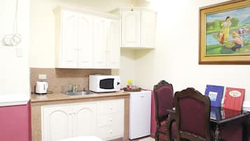 Fridge, microwave