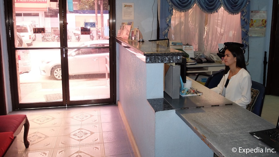 Kokomo's Suites Hotel