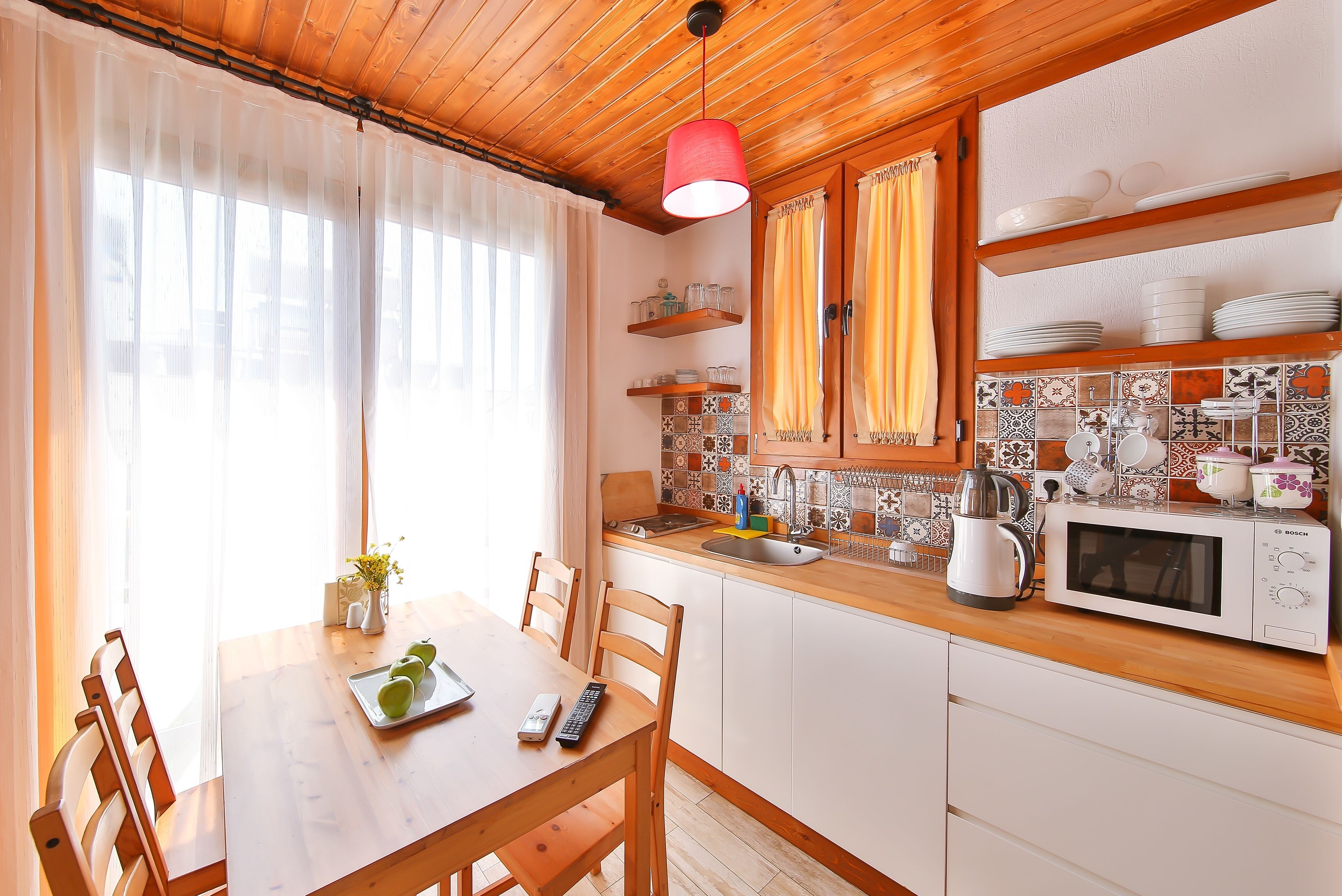 apartment, 2 bedrooms | private kitchenette | fridge, coffee/tea maker, electric kettle