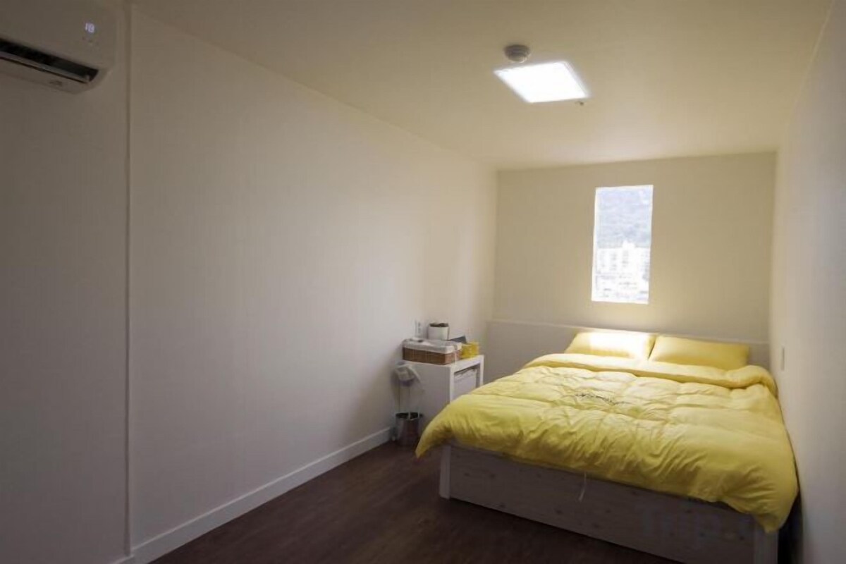 Cortinas opacas, tabla de planchar con plancha, wifi gratis