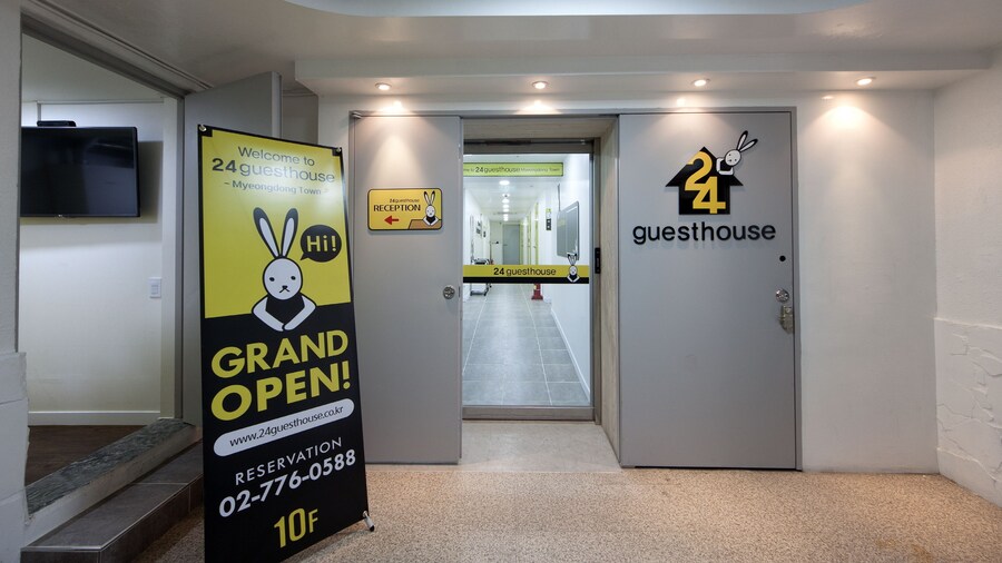 24 Guesthouse Myeongdong Town
