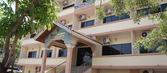 Sisavath Hotel