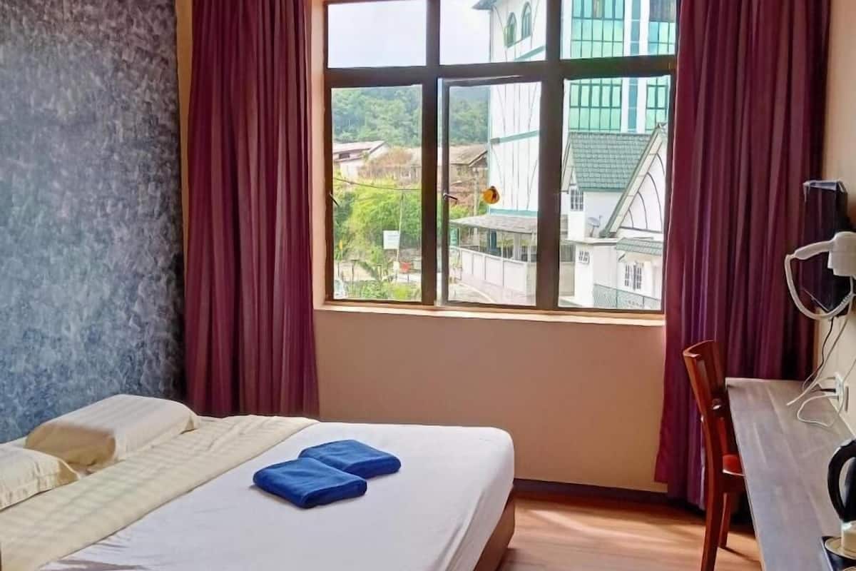 Desk, free WiFi, bed sheets