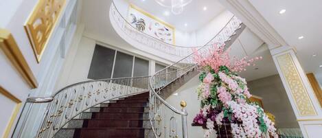 24-inch LED TV with cable channels, TV