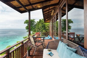 Grand Deluxe Seaview | Terrace/patio