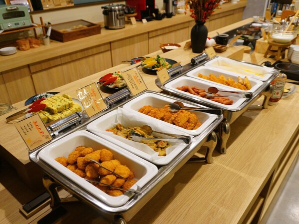 Daily buffet breakfast for a fee