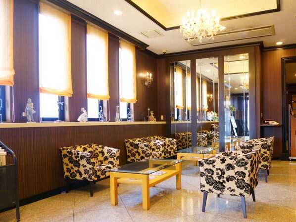 Coin salon dans le hall