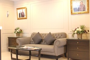 Coin salon dans le hall