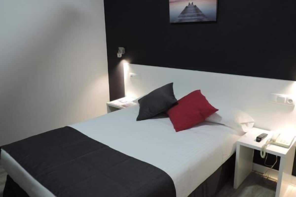 Desk, blackout drapes, free cribs/infant beds, rollaway beds