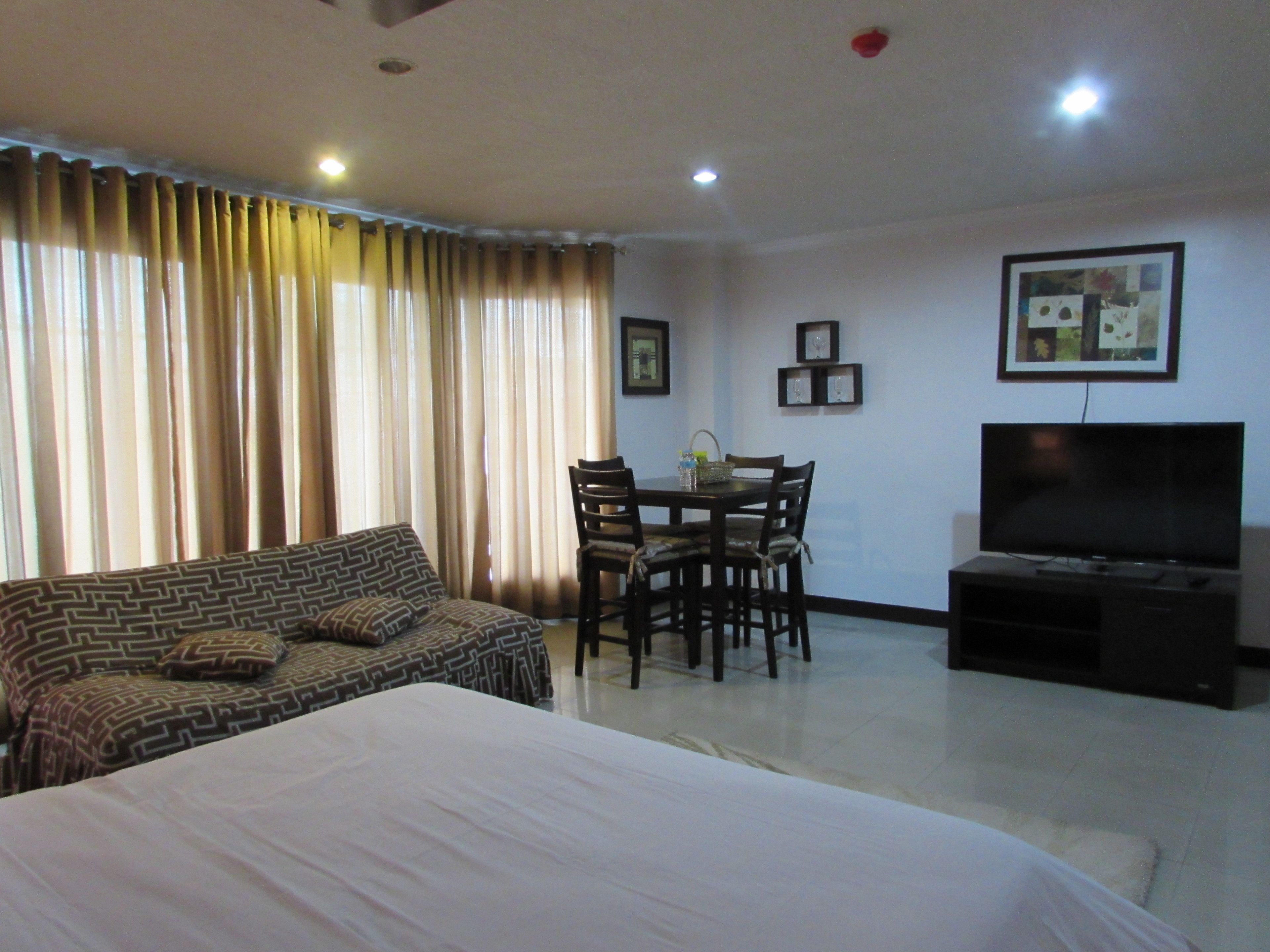 Photo - Oyster Plaza Hotel