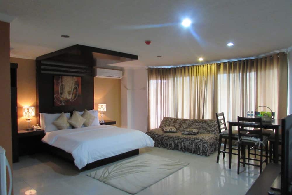 Oyster Plaza Hotel