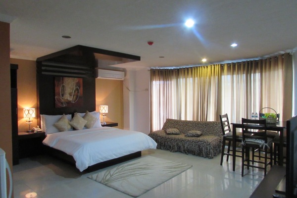Family Suite | Minibar, in-room safe, free WiFi