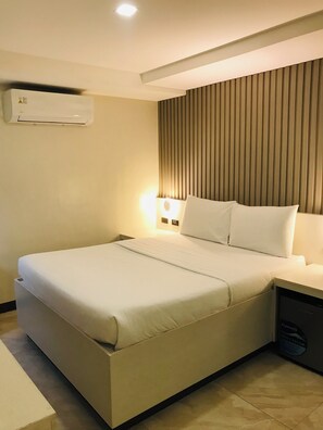 Premier Double Room | Minibar, in-room safe, free WiFi