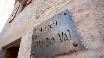 Entrada de la propiedad