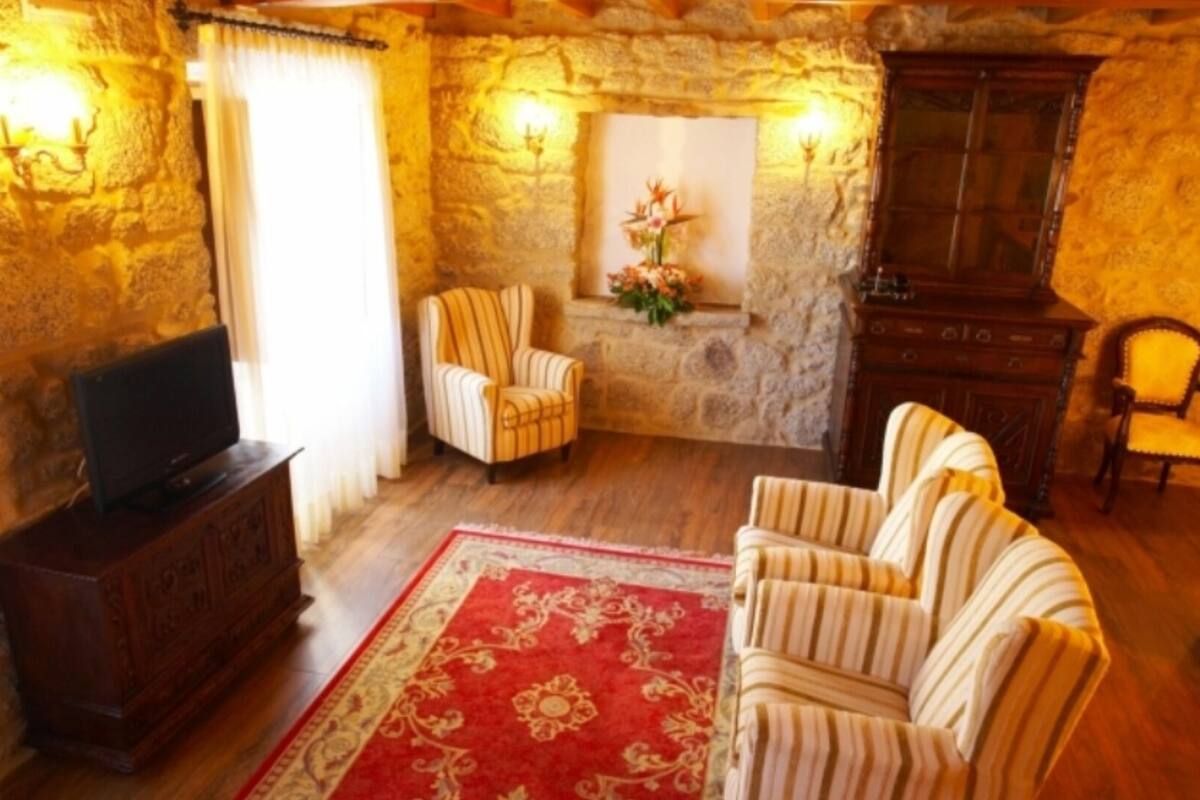 24-inch plasma tv with cable channels, tv