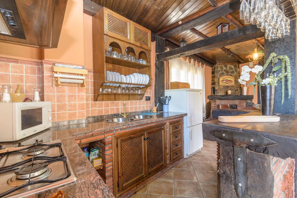 Apartment, 2 Schlafzimmer, Terrasse, Bergblick | Eigene Küche | Kühlschrank, Mikrowelle, Herdplatte, Kochgeschirr/Geschirr/Besteck