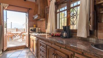 Apartment, 2 Bedrooms, Terrace, Mountain View | Private kitchen | Fridge, microwave, stovetop, cookware/dishes/utensils