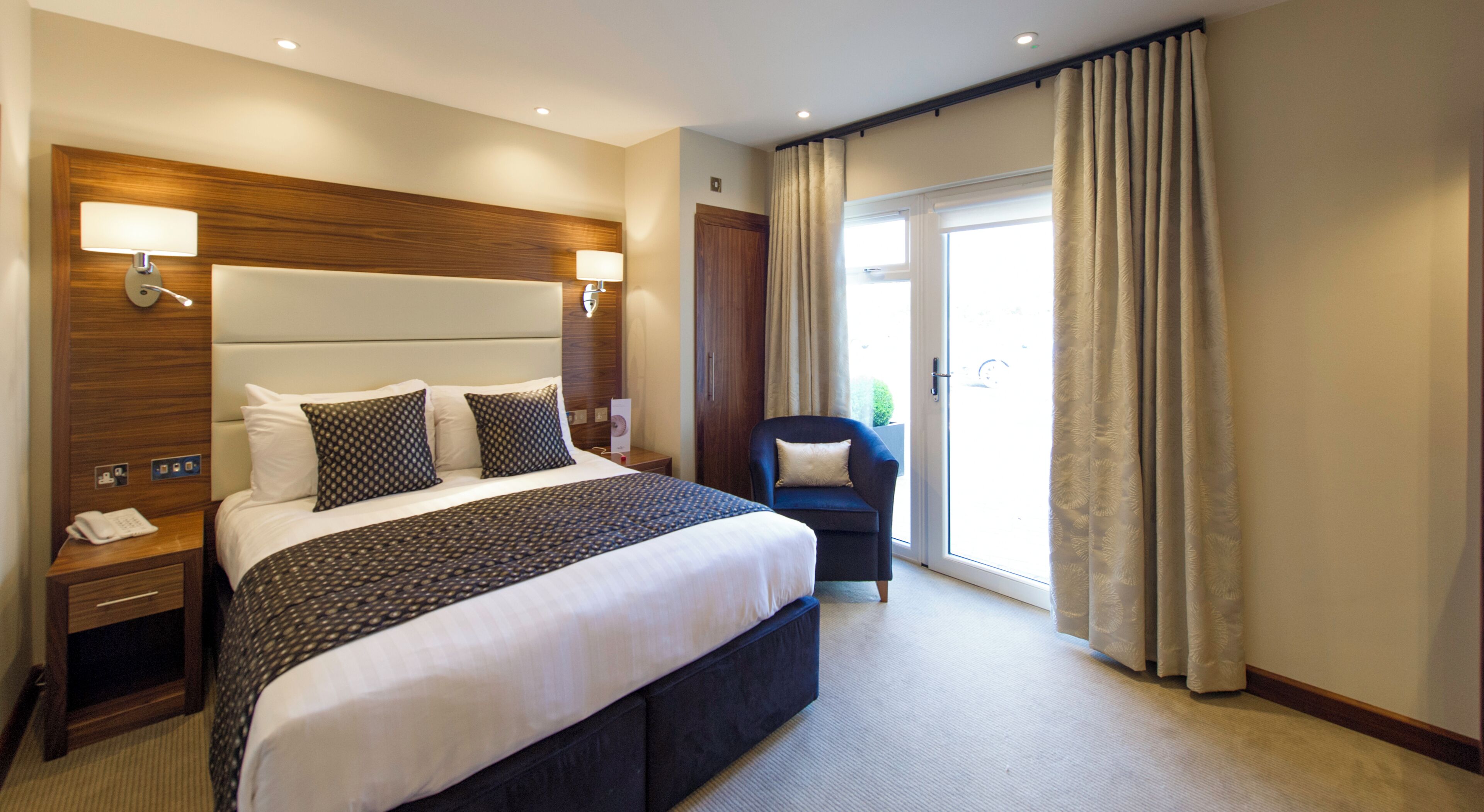 Double Room - Disability Access | Desk, soundproofing, iron/ironing board, free WiFi