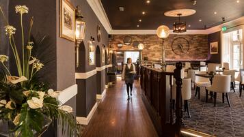 Frukostbuffé varje dag (GBP 15.00 per person)