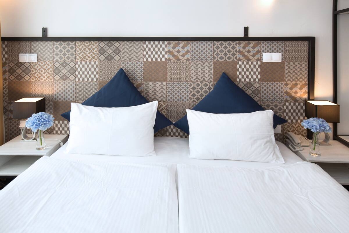 Kamar Double atau Twin Comfort | 1 kamar tidur, brankas, tempat tidur lipat/tambahan, dan Wi-Fi gratis