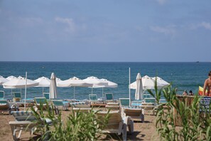 Private beach nearby, free beach shuttle, sun-loungers, beach umbrellas
