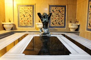 Couples treatment rooms, Turkish bath, massages