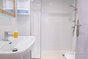 Bathroom - Apartamentos Ibiza (Ses Salines)