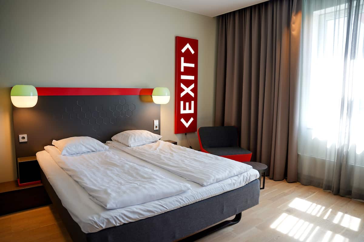 Standard Room, 1 Double Bed, Non Smoking | Blackout drapes, soundproofing, bed sheets