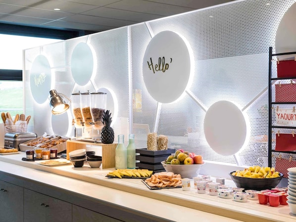 Päivittäinen buffetaamiainen (10 EUR per henkilö)