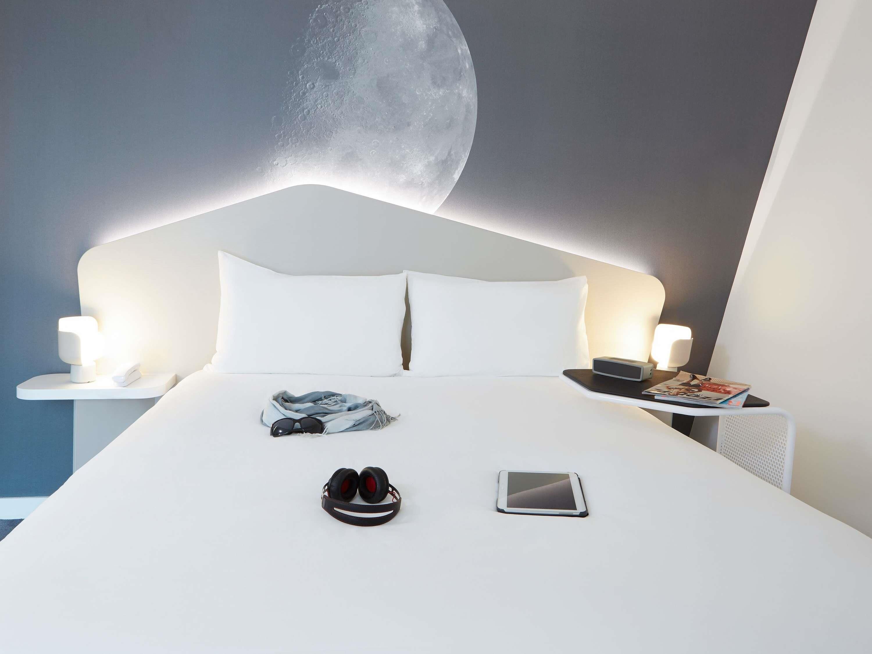 Standard Room, 1 Double Bed, Accessible | In-room safe, desk, soundproofing, free cribs/infant beds