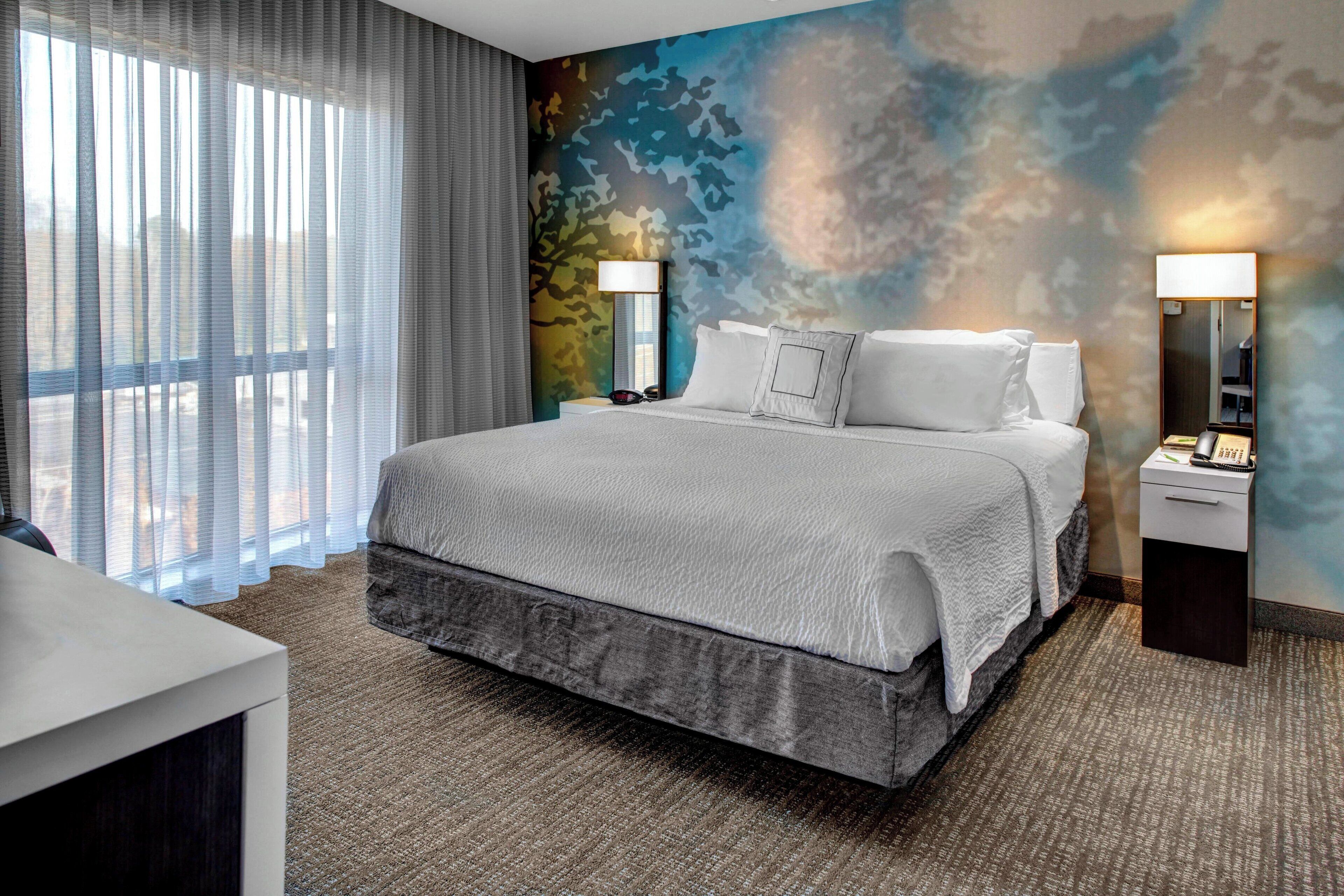 suite, 1 bedroom | egyptian cotton sheets, premium bedding, in-room safe, desk