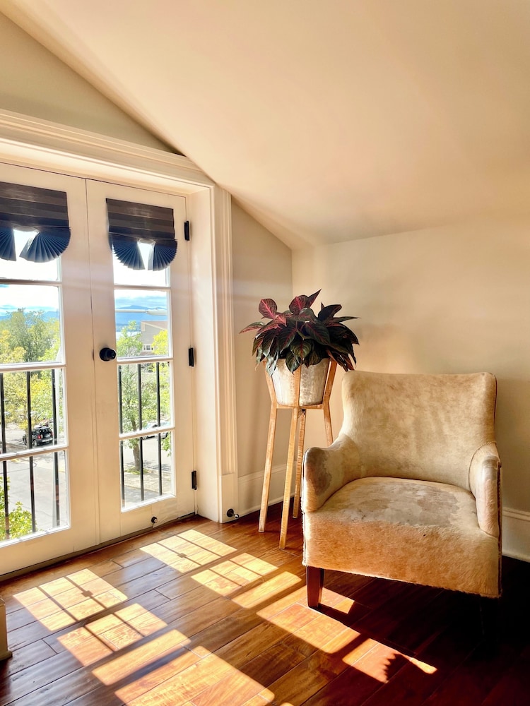 Wm. Farmer and Sons by null