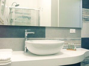 Shower, free toiletries, hair dryer, bidet - Residence Le Isole (Marsala)