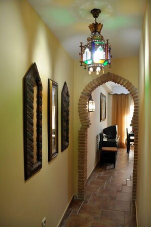 Apartamento, 1 quarto | 1 quarto, roupas de cama premium, cofres nos quartos, escrivaninha