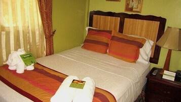 Standard Room | In-room safe, desk, iron/ironing board, WiFi (free)