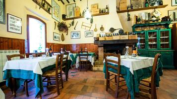 Breakfast, lunch, dinner served; local cuisine