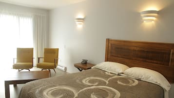 Signature Room, 1 Queen Bed (Vintage) | View from room