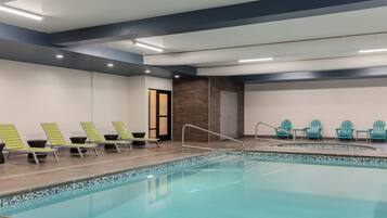 Indoor pool, sun loungers