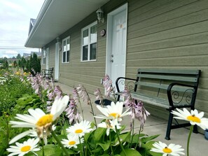 Front of property - Motel des Cèdres (Sherbrooke)