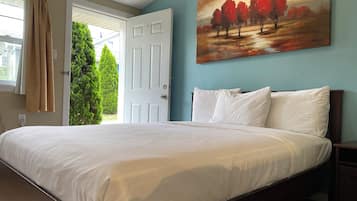 Economy Room, 1 Queen Bed