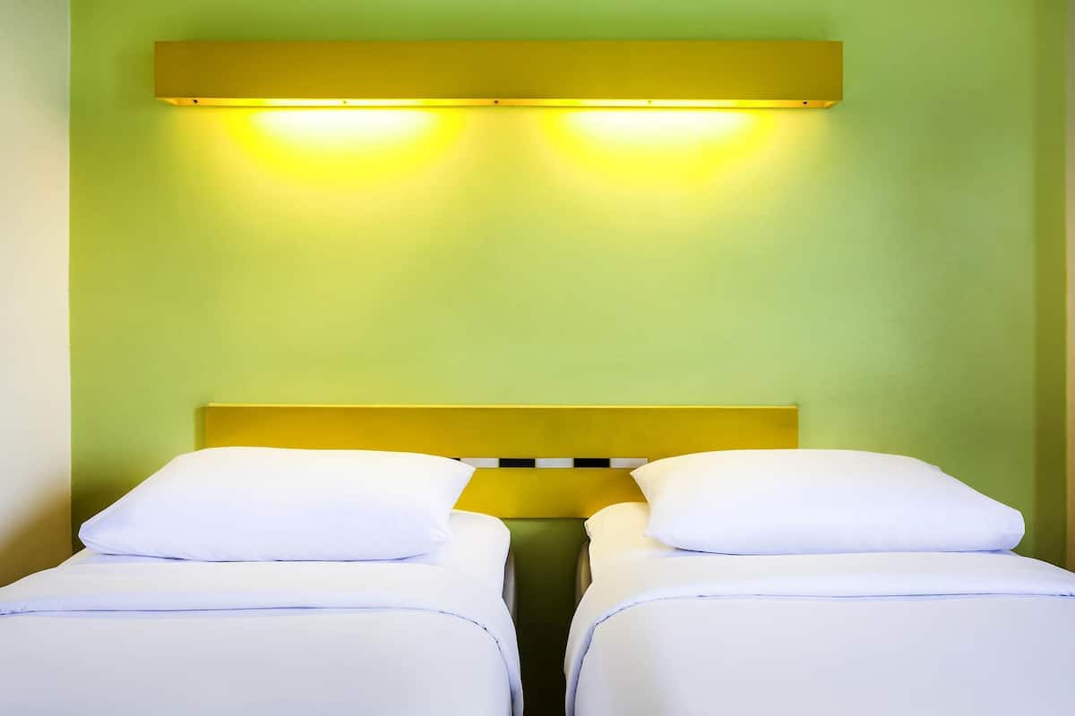 Room, 2 Twin Beds | Premium bedding, desk, soundproofing, free WiFi