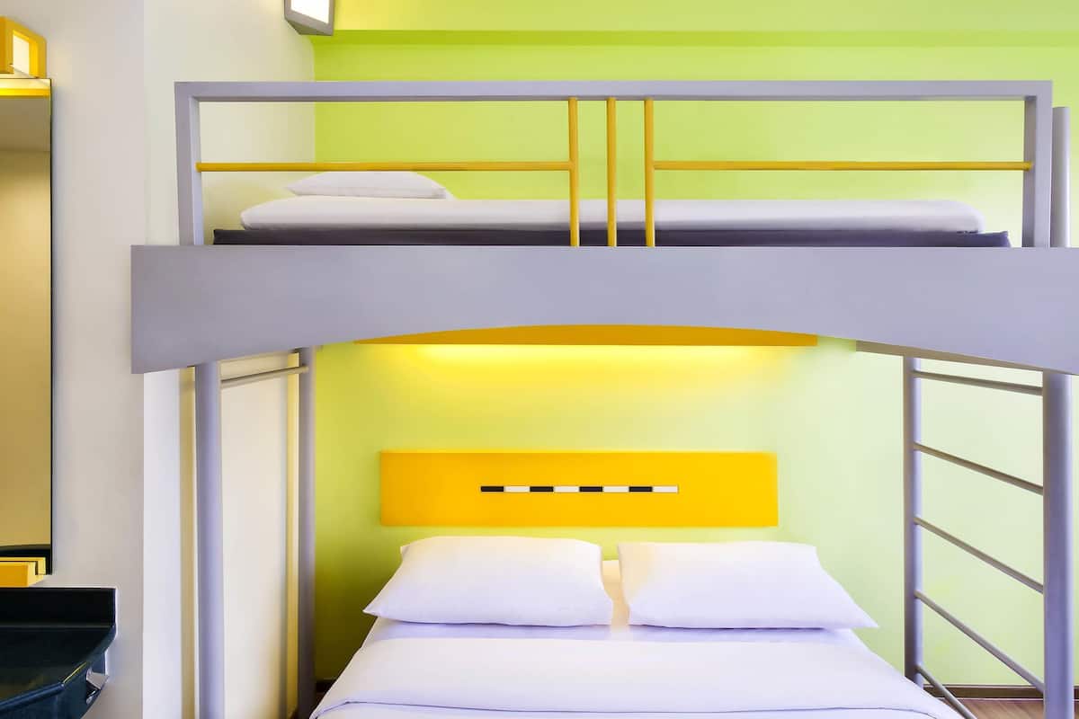 Room, Multiple Beds | Premium bedding, desk, soundproofing, free WiFi