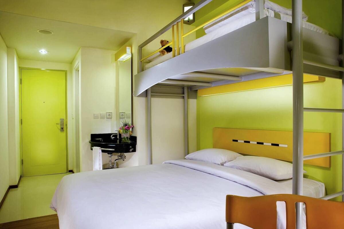 Phòng, nhiều giường | Bộ đồ giường cao cấp, bàn, phòng cách âm