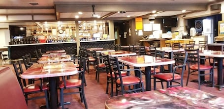 Restaurant. Cedar Inn