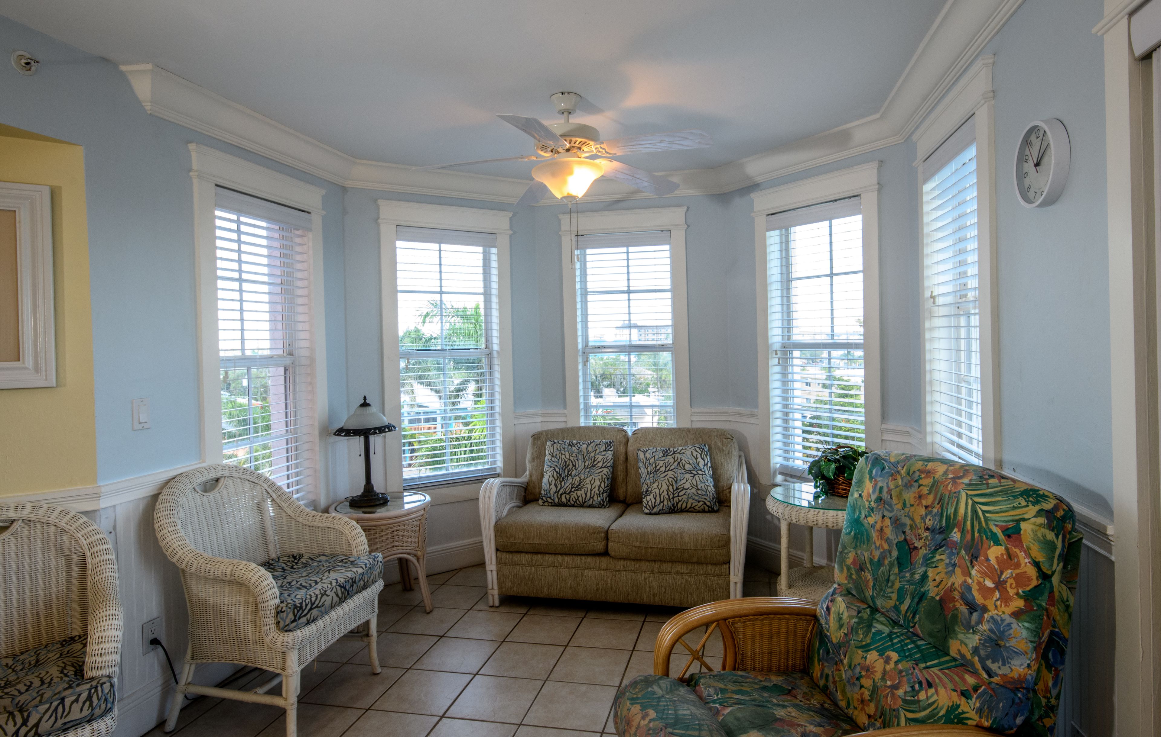 公寓, 2 间卧室, 部分海洋景观 | 客房内保险箱、办公桌、笔记本电脑工作区、熨斗/熨衣板