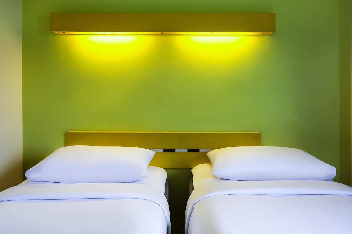 Standard Room, 2 Twin Beds | Premium bedding, desk, free WiFi, bed sheets