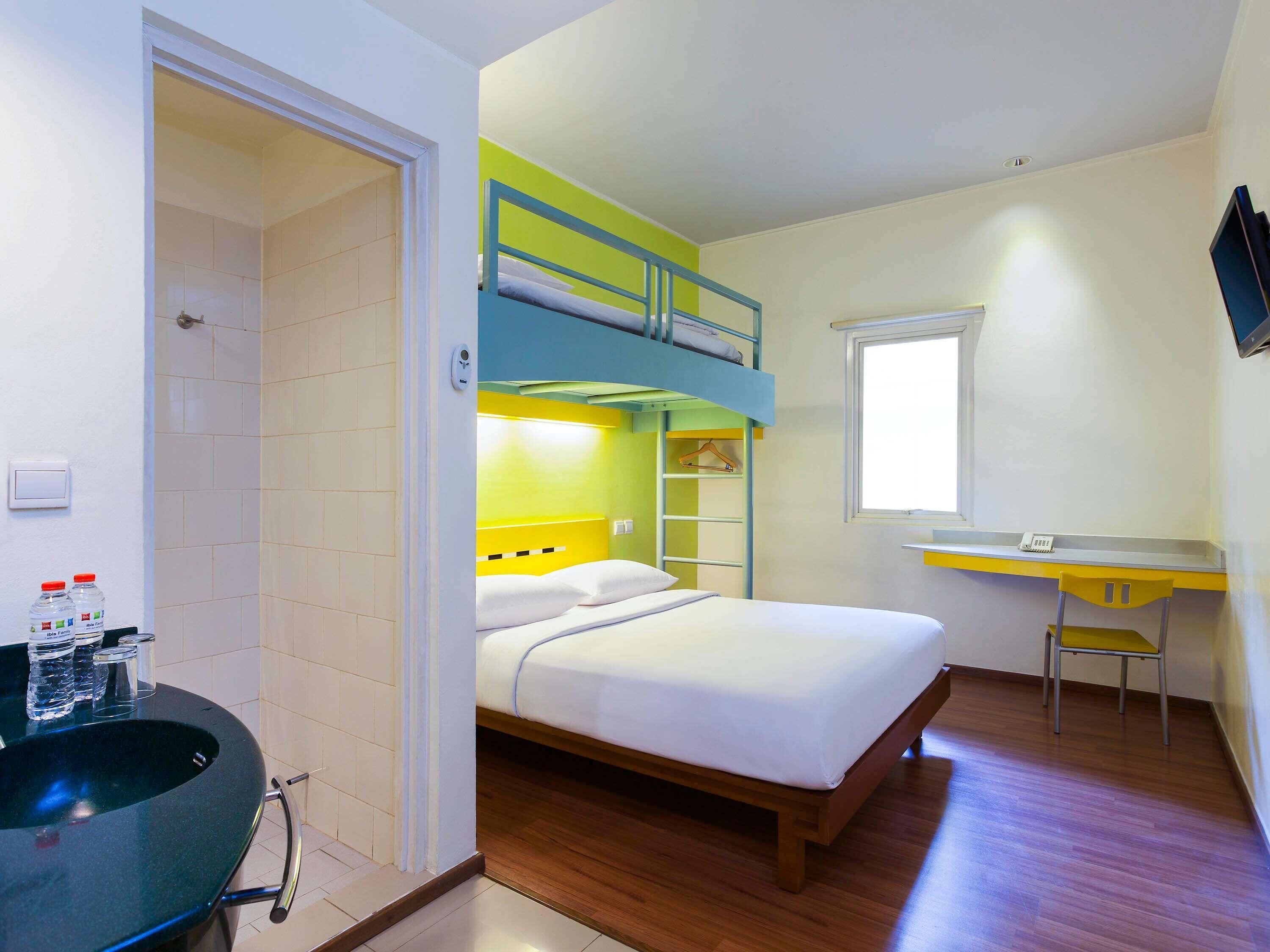 Standard Room, Multiple Beds | Premium bedding, desk, free WiFi, bed sheets