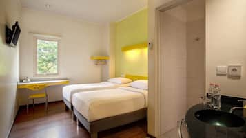 Standaard kamer, 2 eenpersoonsbedden | Luxe beddengoed, een bureau, gratis wifi, beddengoed