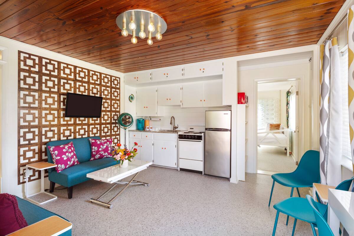 The Gulfview (2 Bedroom/2 Bath) | Private kitchen | Fridge, microwave, coffee/tea maker