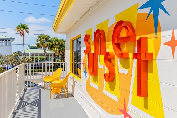 Sunset Inn & Cabanas - Treasure Island, FL
